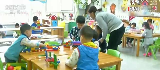 补齐农村学前教育短板，推进特殊教育学校建设，筑牢教育公平根基